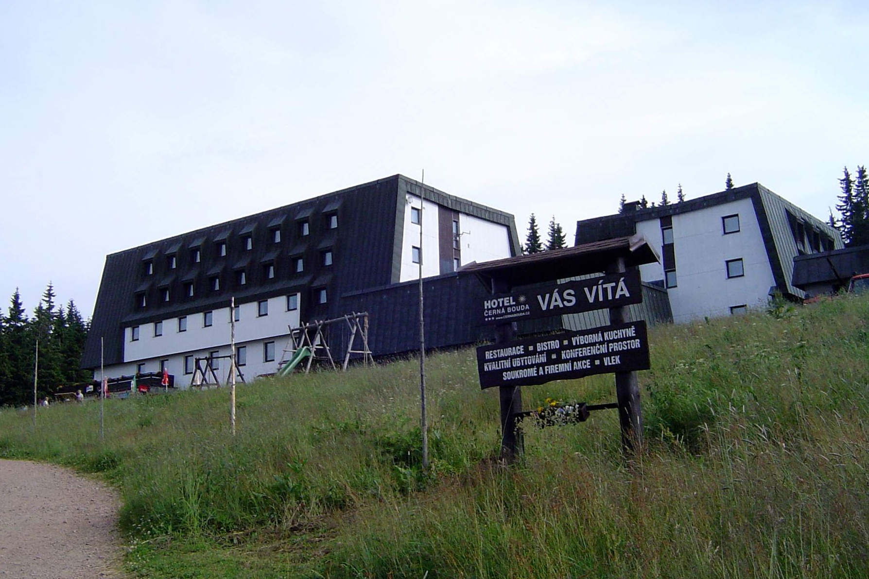 Cerna_hora (3)